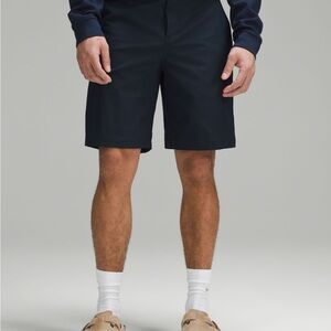 Lululemon Athletica Relaxed Fit twill 9” shorts